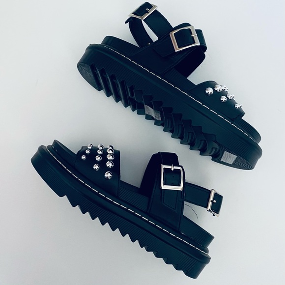 Mudd | Shoes | Mudd Alexis Black Studden Sandals Size 6 | Poshmark